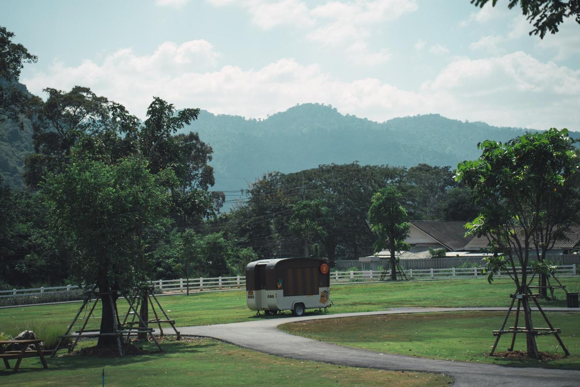 Hotel Thames Valley Khao Yai - Sha Plus Mu Si Exteriér fotografie